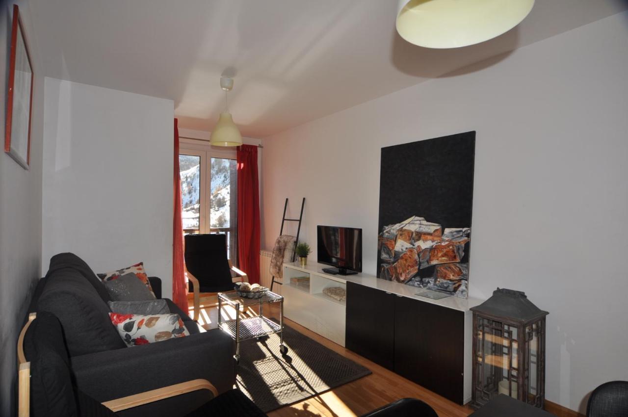 Apartamentos Tirol 福米加尔 外观 照片